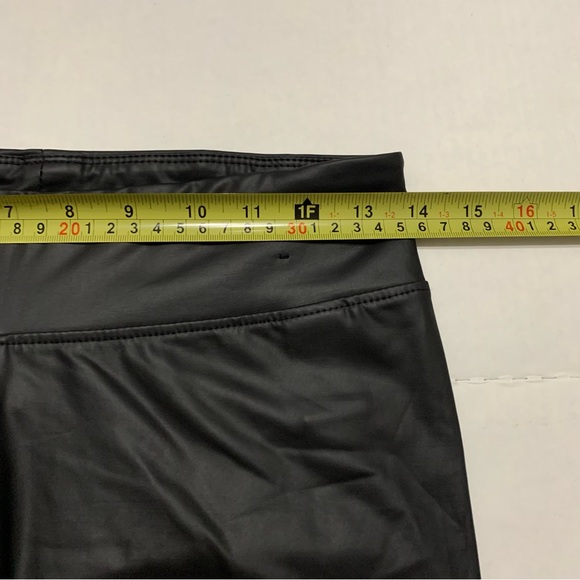 Luxe Faux Lether high rise Legging - Picture 6 of 9